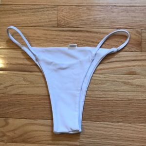 White cheeky bikini bottoms